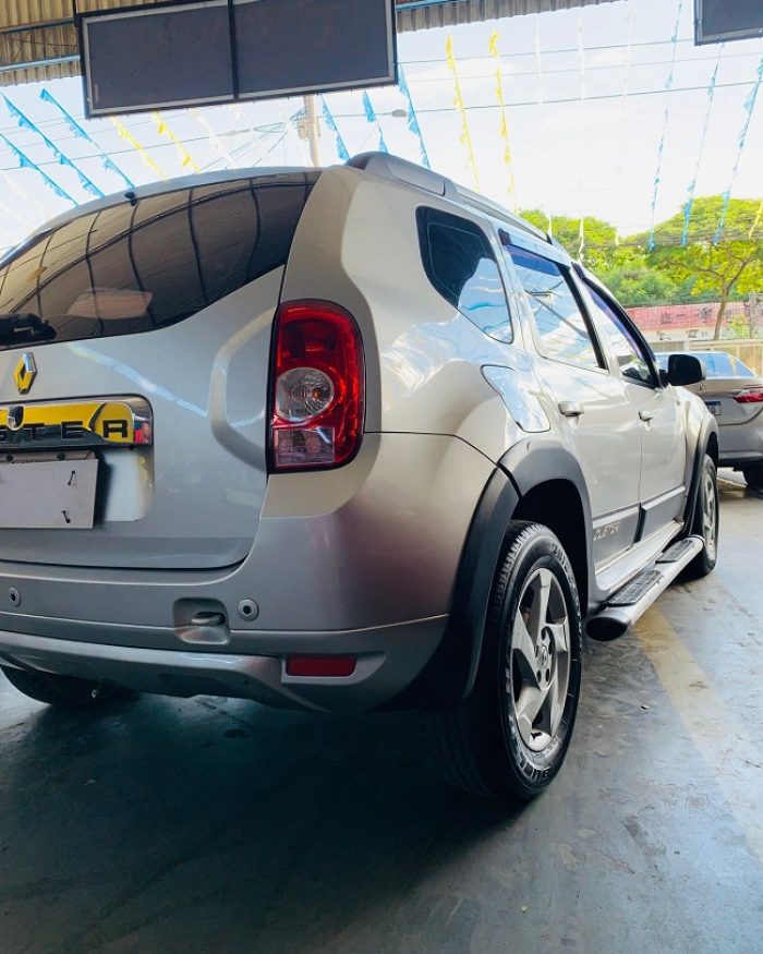 🚗 RENAULT DUSTER 1.6 – PLACA LUH4J48 🚗 Robustez, conforto e economia em um só carro! Se você busca um SUV versátil, pronto para qualquer desafio do dia a dia ou aventura, a Renault Duster 1.6 é a escolha certa! ✨ Principais qualidades: ✔️ Motor 1.6 potente e econômico ✔️ Excelente altura do solo – ideal para qualquer tipo de terreno ✔️ Direção confortável e ótima dirigibilidade ✔️ Amplo espaço interno – perfeito para família e viagens ✔️ Porta-malas espaçoso ✔️ Ar-condicionado eficiente ✔️ Vidros e travas elétricas ✔️ Design robusto e moderno ✔️ Baixo custo de manutenção 💡 Por que comprar na Triauto Motors? Na Triauto Motors, você encontra muito mais do que um carro — encontra confiança e segurança na sua compra: 🔹 Veículos revisados e com procedência garantida 🔹 Atendimento transparente e personalizado 🔹 Facilidade no financiamento 🔹 Aceitamos seu usado na troca 🔹 Suporte completo do início ao fim da negociação 📍 Não perca essa oportunidade de sair de SUV com excelente custo-benefício! 📞 Fale agora pelo WhatsApp: (21) 99933-4277 – Altamir Agende sua visita e venha conferir de perto! Seu próximo carro está aqui, na Triauto Motors!