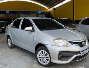 💎 TOYOTA ETIOS SEDAN X 1.5 AUTOMÁTICO + GNV Economia de verdade com o conforto que você merece! 🚗💨 Você busca um carro que seja sinônimo de confiança, espaço e baixo custo de manutenção? O Toyota Etios Sedan é a escolha inteligente para quem não quer ter dor de cabeça. E o melhor: já vem equipado com GNV, garantindo a máxima economia no seu dia a dia ou no trabalho! ✨ Principais Destaques: Motor 1.5 Flex: Potência e durabilidade japonesa. Câmbio Automático: Conforto total no trânsito urbano. Kit GNV Instalado: Redução drástica nos custos com combustível. Porta-malas Amplo: Ideal para viagens em família ou para quem trabalha com aplicativos. Direção Elétrica: Leveza e precisão em cada manobra. Segurança Toyota: Airbags, freios ABS e a confiança de uma das marcas mais valiosas do mundo. Por que comprar na Triauto Motors? 🤝 Na Triauto Motors, você encontra as melhores condições para a compra do seu carro novo! Nossa missão é oferecer transparência e segurança em cada negócio. ✅ Veículos revisados e com procedência garantida. ✅ Taxas de financiamento exclusivas e competitivas. ✅ A melhor avaliação do seu usado na troca. ✅ Atendimento personalizado para você sair de carro novo sem burocracia. 📍 Venha nos visitar ou chame agora no WhatsApp! Sua próxima conquista está aqui na Triauto Motors. 👉21 92023-4790 ALTAMIR 👉 AV JORN ROBERTO MARINHO 800 BOX 2 GALO BRANCO SG Triauto Motors: Realizando o sonho do seu carro novo com confiança e transparência! #TriautoMotors #ToyotaEtios #CarroAutomatico #GNV #OfertaImperdivel #CarroNovo #Confiança