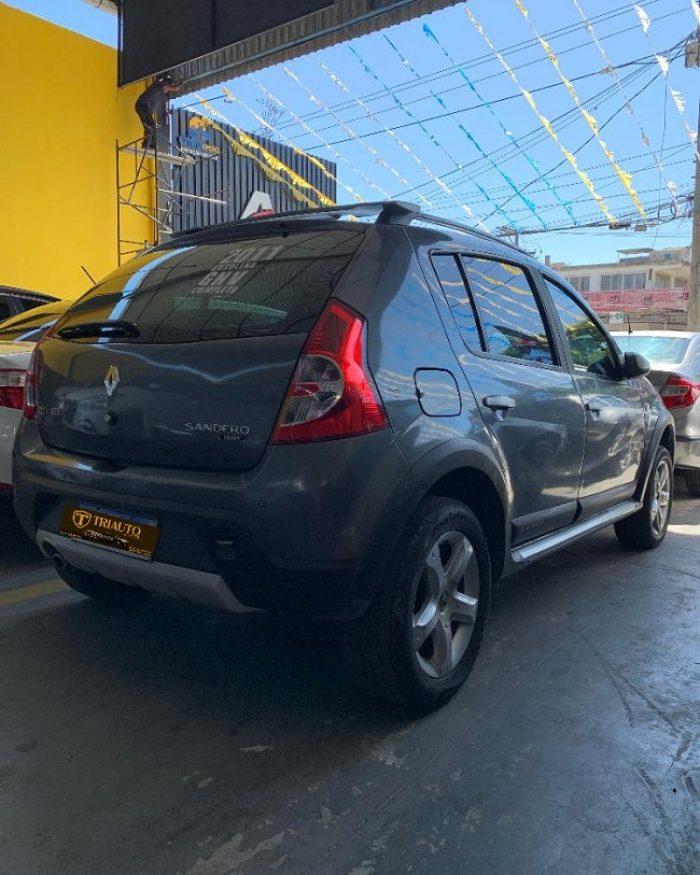 🚗🔥 CHEGOU A OPORTUNIDADE QUE VOCÊ PROCURAVA! 🔥🚗 💥 RENAULT STEEPWAY 1.6 2011 COMPLETA na Triauto Motors 💥 O carro ideal para quem precisa de economia e confiança no dia a dia! ✅ Motor 1.6 Flex / GNV forte e econômico ✅ Câmbio manual ✅ Direção leve e confortável ✅ Carro para toda família ✅ Excelente para trabalho, viagens e uso diário ✅ Baixo custo de manutenção ✅ Peças fáceis de encontrar ✅ Carro resistente e confiável 💎 Vantagens da Palio ✔️ Econômica para o tamanho ✔️ Mecânica conhecida e barata ✔️ Versátil: serve para família e trabalho ✔️ Excelente custo-benefício no mercado de usados 🤝 Por que comprar na Triauto Motors? ✔️ Veículos selecionados ✔️ Procedência e confiança ✔️ Atendimento diferenciado ✔️ Facilidade no financiamento ✔️ Entrada facilitada ✔️ Parcelamos no cartão em até 24x ✔️ Transparência total na negociação ✔️ Seu sonho do carro próprio começa aqui! 📲 Fale agora com Altamir no WhatsApp: 21 99933-4278 🚀 Não perde essa chance, carro bom vende rápido! 🏢 **Triauto Motors – Qualidade, confiança e realizando sonhos!!!
